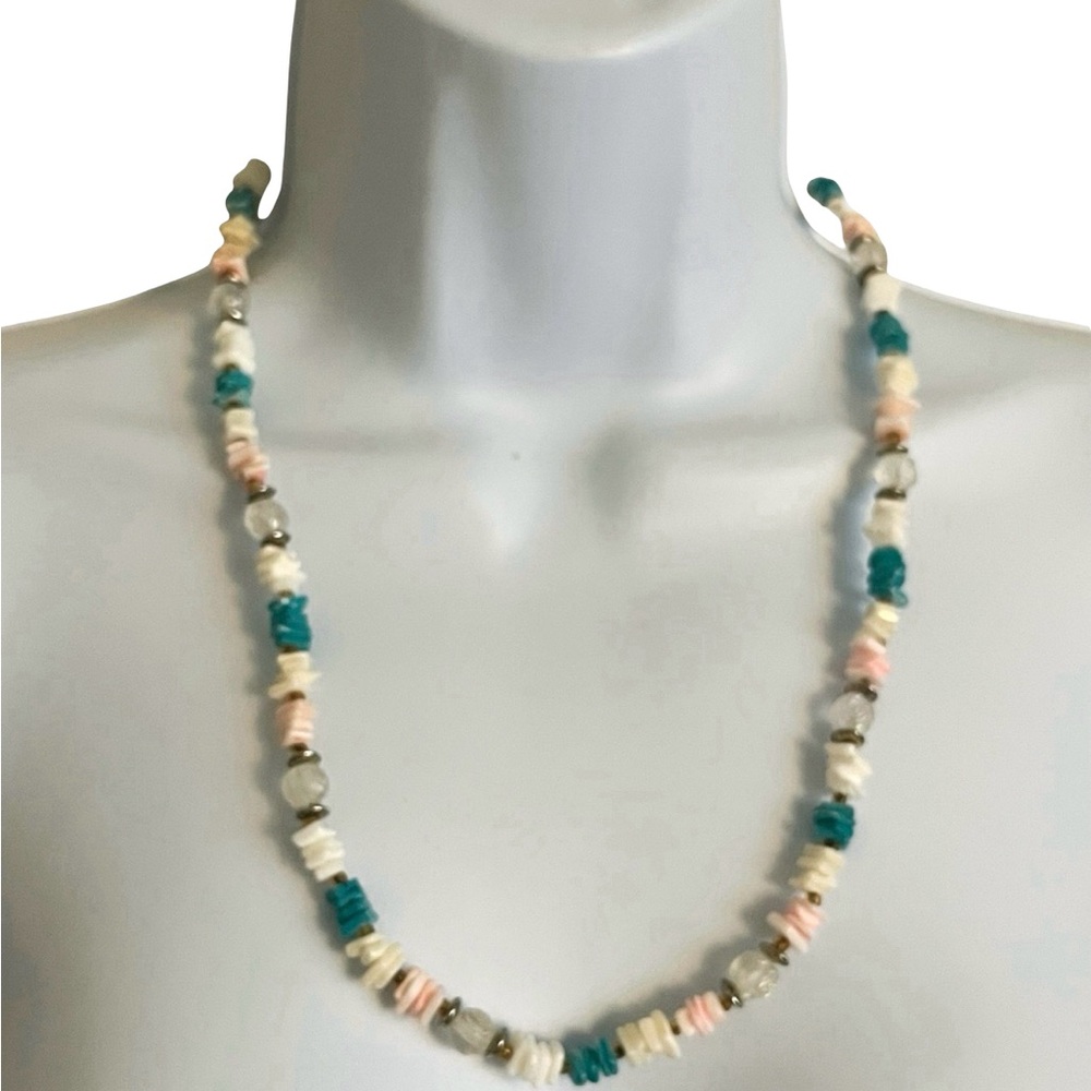 **Gorgeous Shell Necklace**